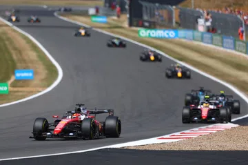 F1: Equipes 'do fundo' não seguem plano agressivo como Ferrari em nova era