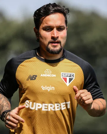 Artur volta aos treinos e São Paulo viaja para Bolívar