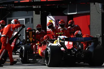 Hamilton questiona pit stop na Hungria: 'Não devíamos ter parado'