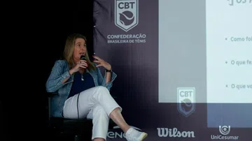 Roberta Fonseca realiza palestra no Brasileiro de Tênis em MG