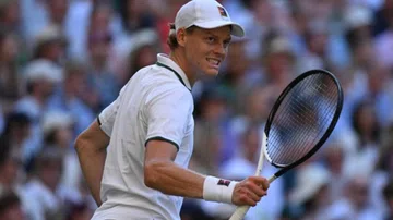 Sinner quebra recordes ao se tornar bicampeão de Wimbledon