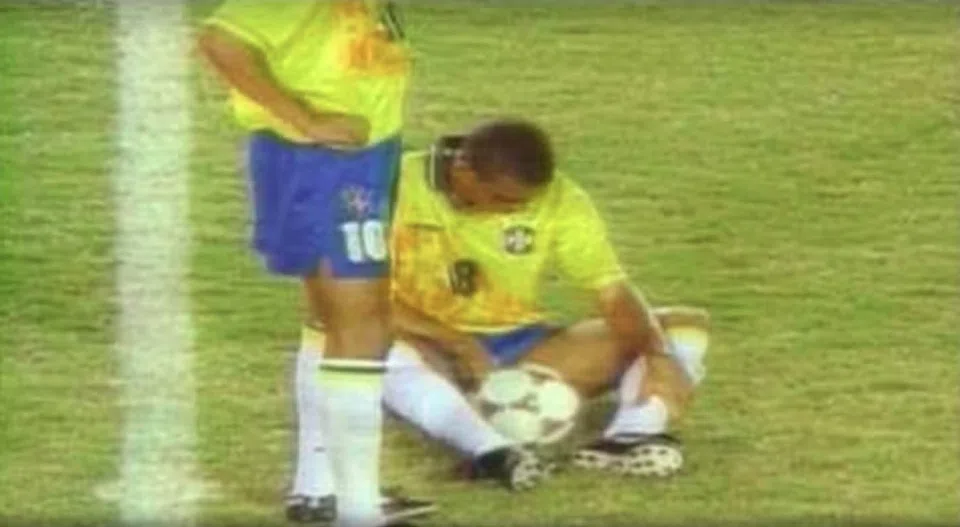 Atacante do São José-SP xixi em campo: confira casos de grandes jogadores